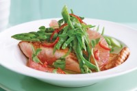 Asparagus and grapefruit salad with salmon
