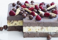 Choc-honeycomb ice-cream cake