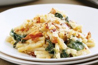 Bacon and spinach macaroni cheese