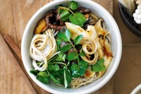 Teriyaki beef with asian mushrooms & soba noodles