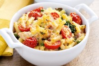 Cheesy chicken macaroni bake