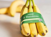 Iceland to stop selling plastic-packaged bananas