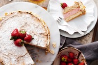 Strawberry mousse cake