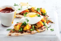 Spicy vegetable curry and egg naan