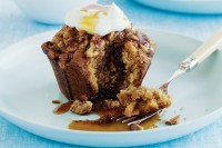 Coffee and walnut streusel syrup cakes