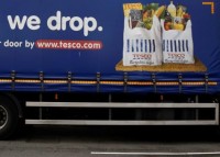 Retailers swallow online food cost to lock in shoppers