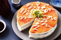 Smoked salmon sushi 'pie'
