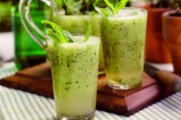 Kiwi, lime and mint cooler