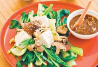 Asian greens with tofu and mushroom