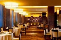 Mother's Day may boost declining restaurant sles