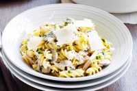 Reduced-fat pasta boscaiola