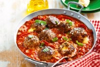 One-pan mozzarella meatball bake