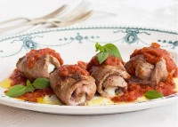 Veal involtini in tomato sauce