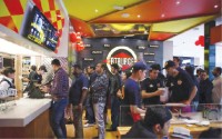 Fatburger opens the first store in Pakistan