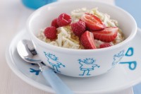 Berrylicious bircher muesli