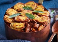 Beef & chorizo ragout with crispy potato stacks