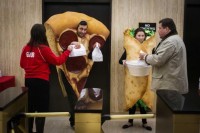 GrubHub agrees to tip-free restaurant fees with NY Attorney General