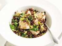 Braised chicken with spinach and lentils