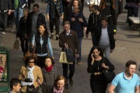 UK February Retail Sales Rise More Than Forecast On Food